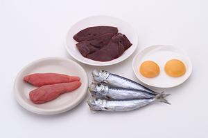 海浜幕張を満喫できる大衆居酒屋「ムロヒガシ」：炭火串焼きとリーズナブルな価格設定が魅力